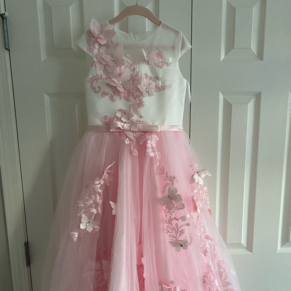 Gown girl sz8. Beautiful handmade formal dress.